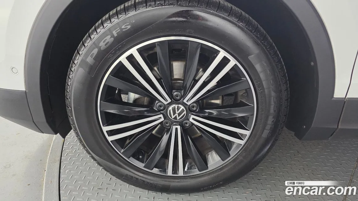 Volkswagen Tiguan — фото 5