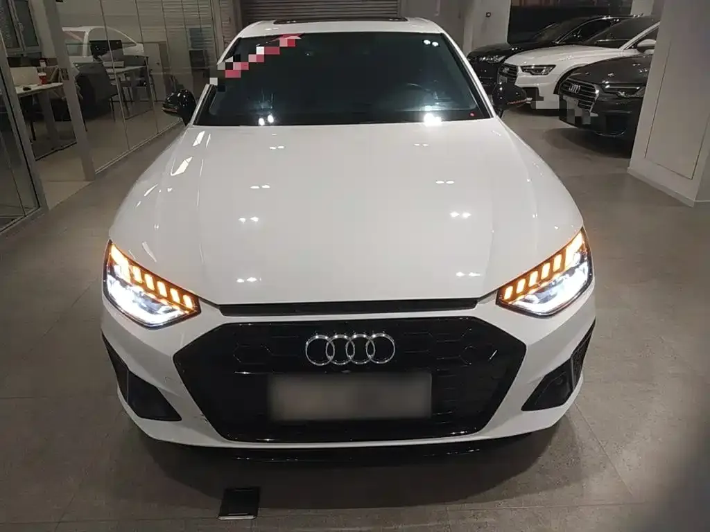 Audi A4L 2022 из CN, фото 3