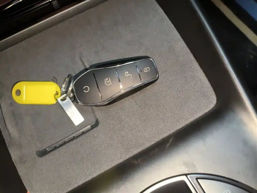 BYD Seal — фото 9