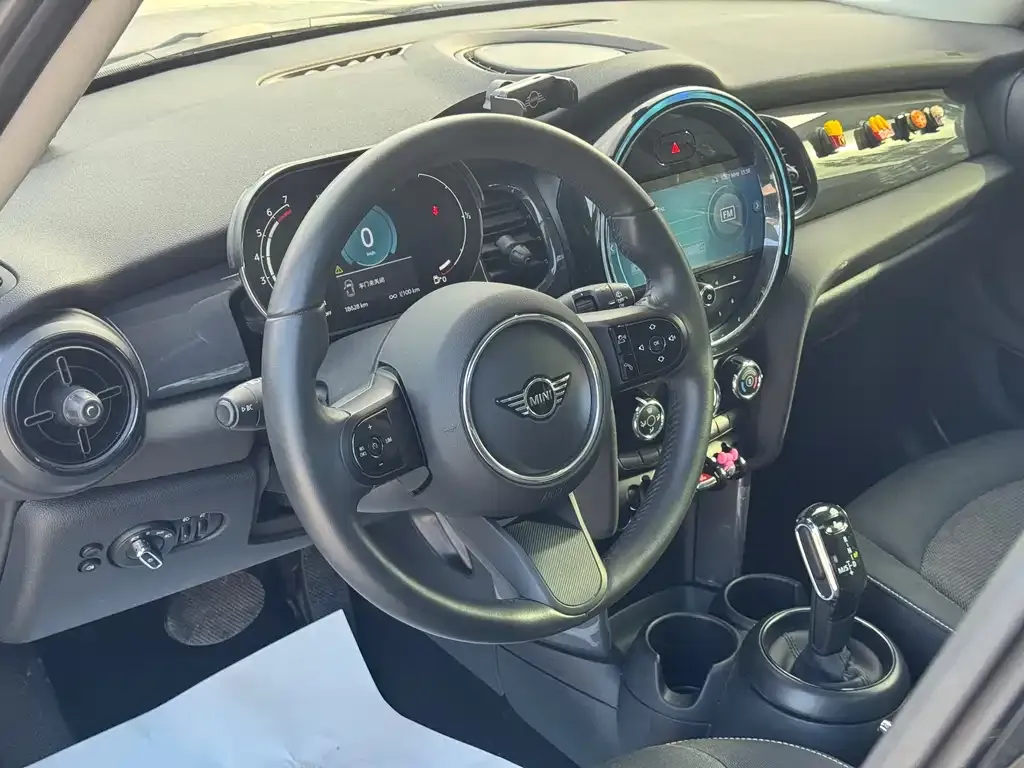 MINI Cooper (3-door) 2024 из CN, фото 8