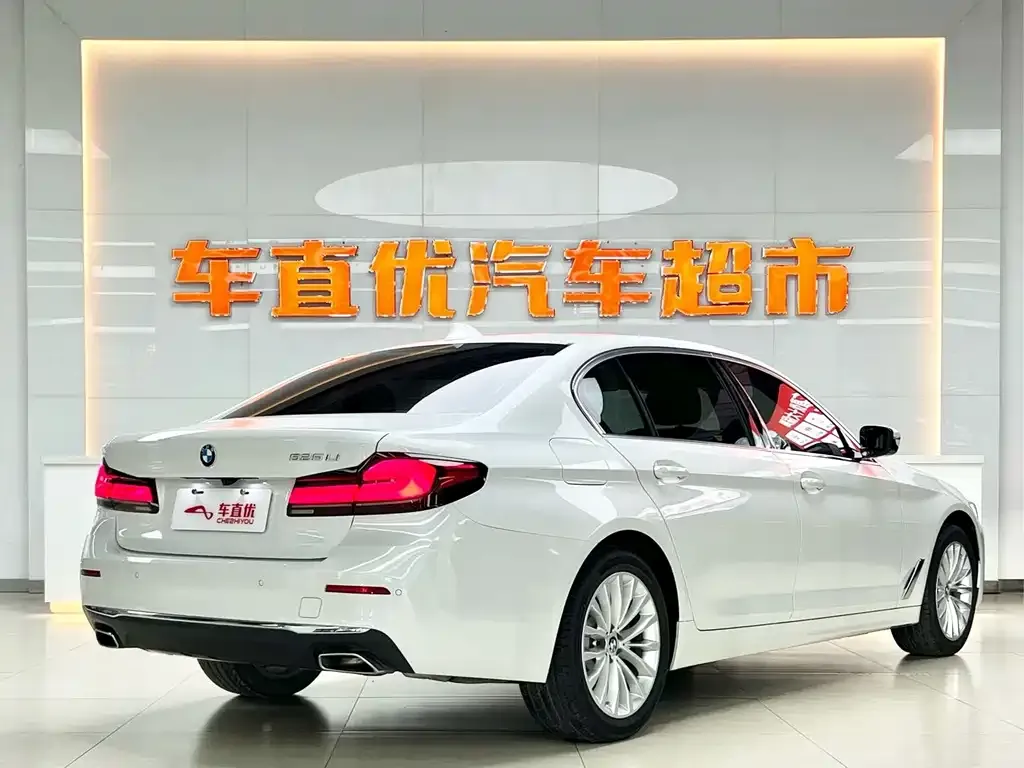 BMW 5 Series — фото 5