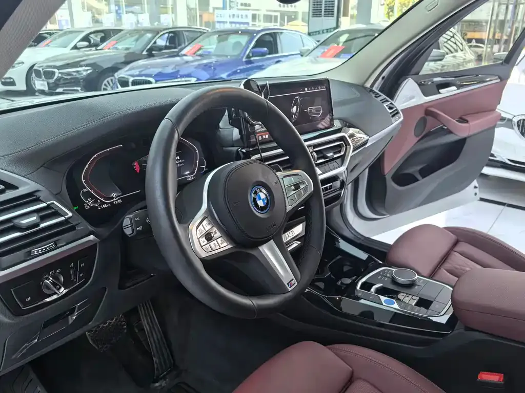 BMW iX3 2024 из CN, фото 7