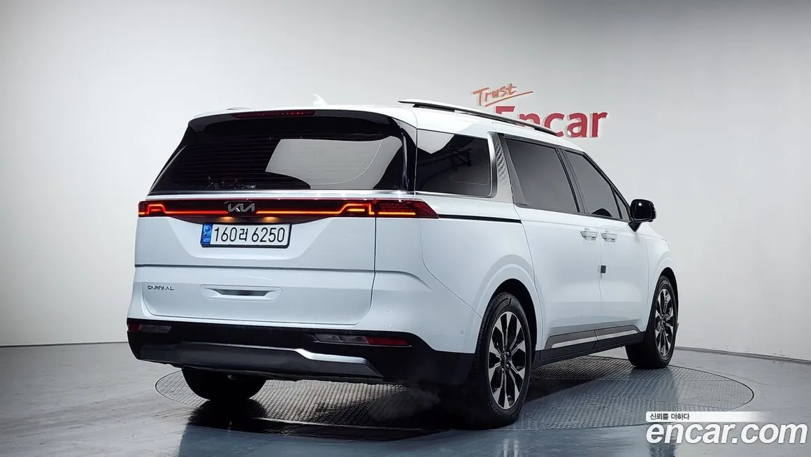 Kia Carnival 2023 из KR, фото 2