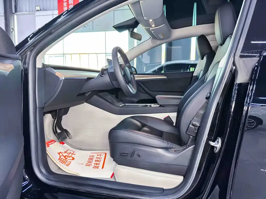 Tesla Model Y — фото 4