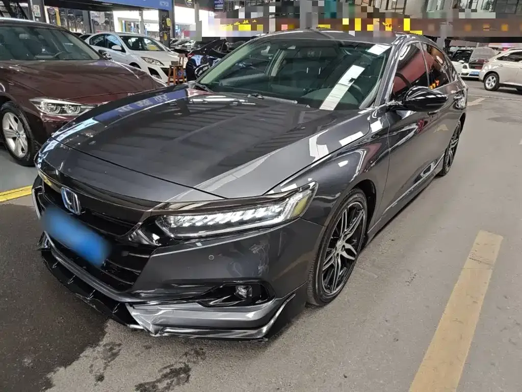 Honda Accord — фото 1