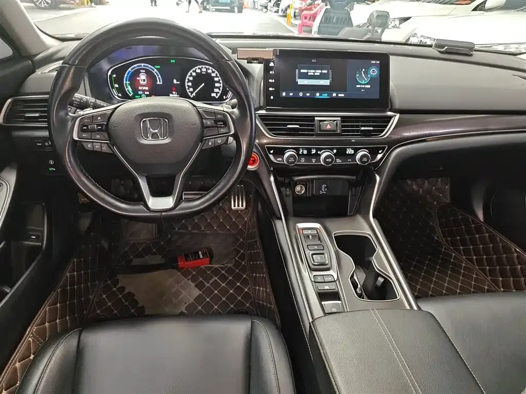 Honda Accord — фото 10