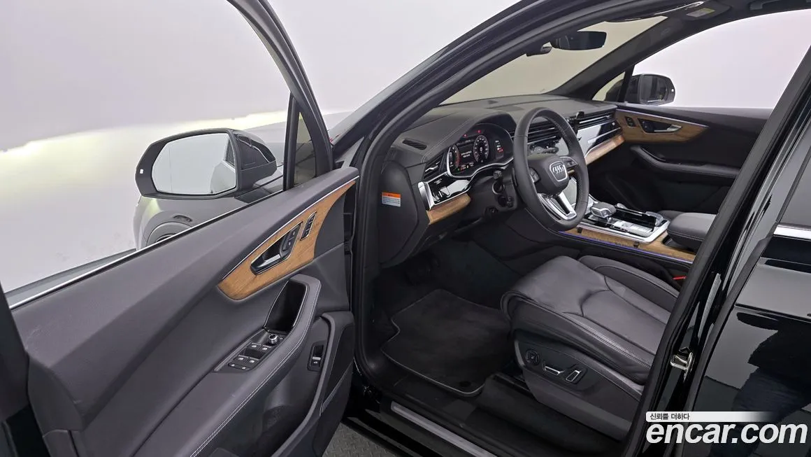 Audi Q7 2025 из KR, фото 10