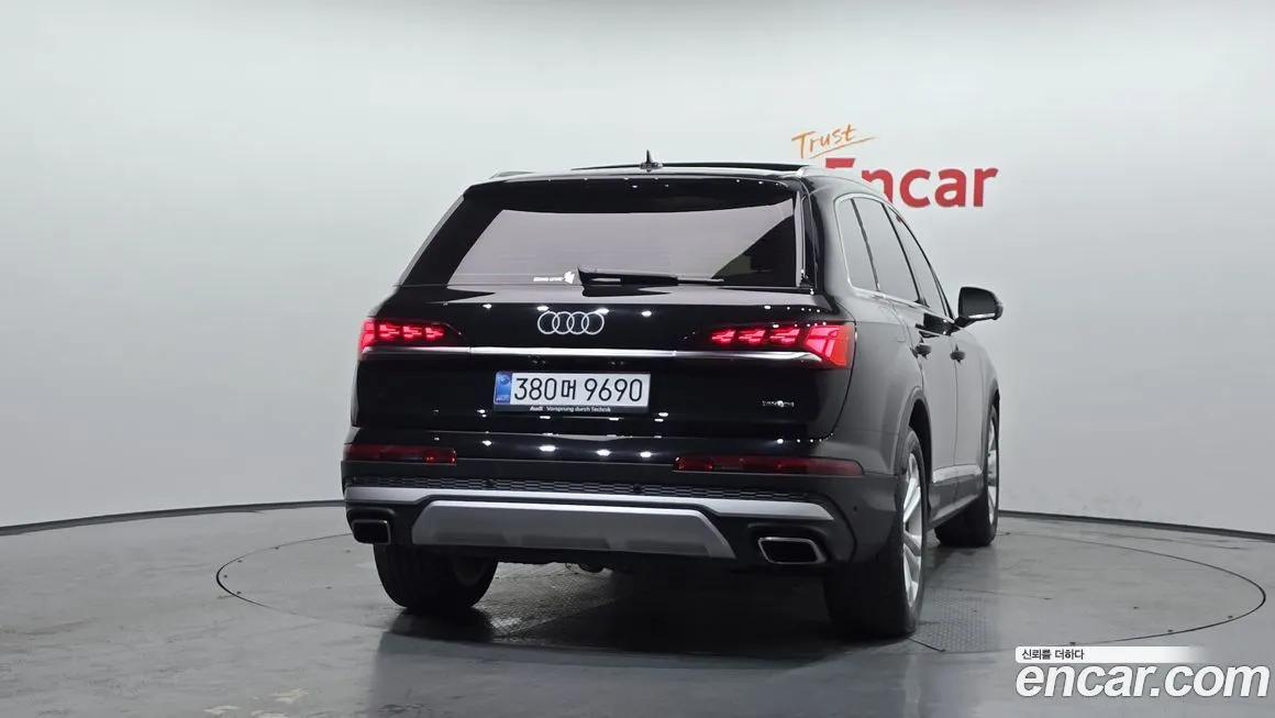 Audi Q7 2025 из KR, фото 4