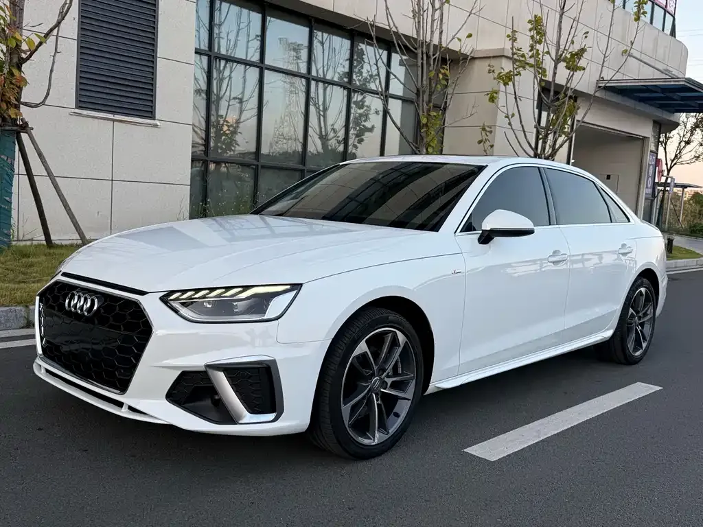 Audi A4L 2021 из CN, фото 1