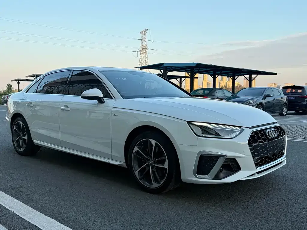 Audi A4L 2021 из CN, фото 3