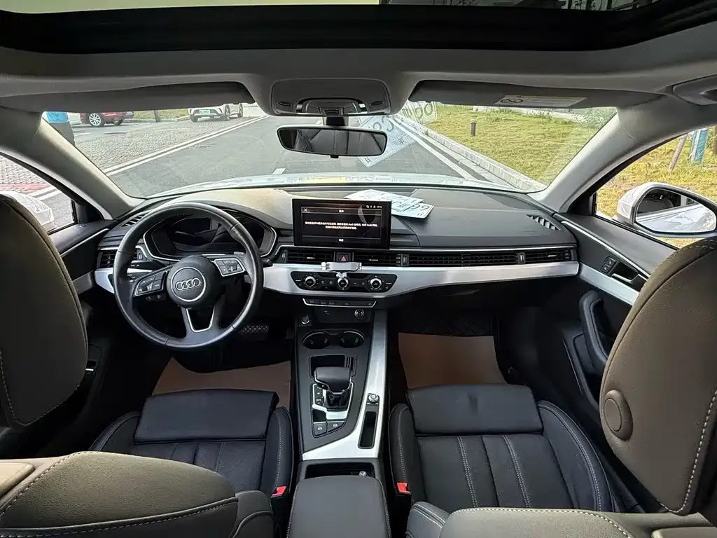 Audi A4L 2021 из CN, фото 6