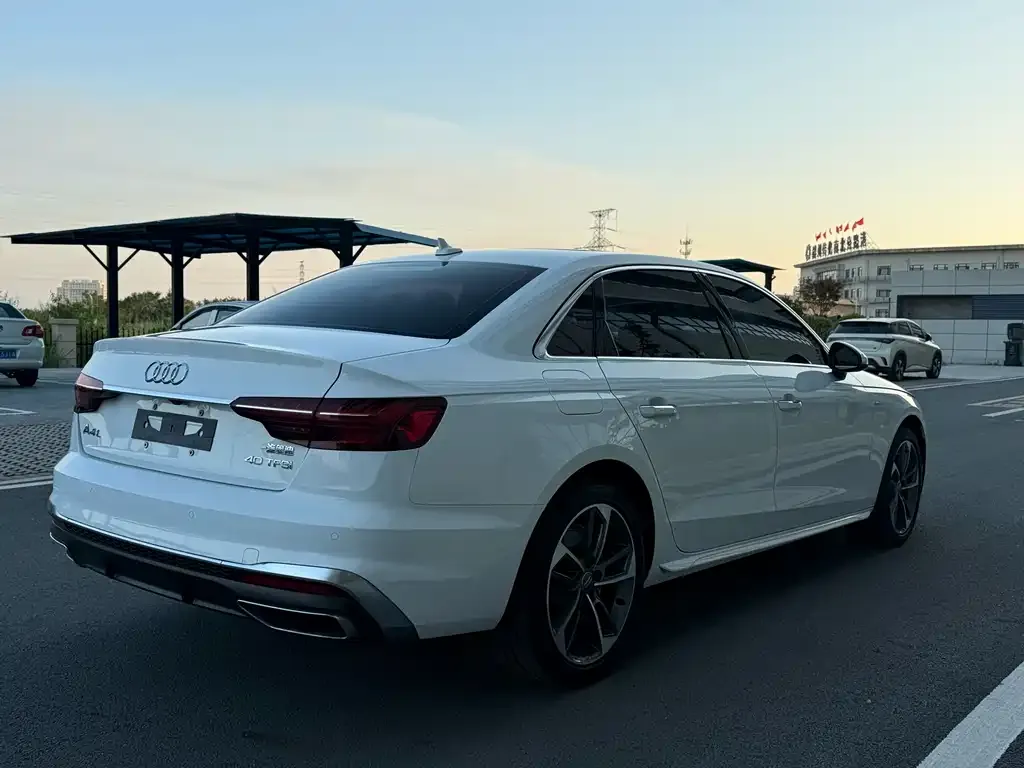 Audi A4L 2021 из CN, фото 7