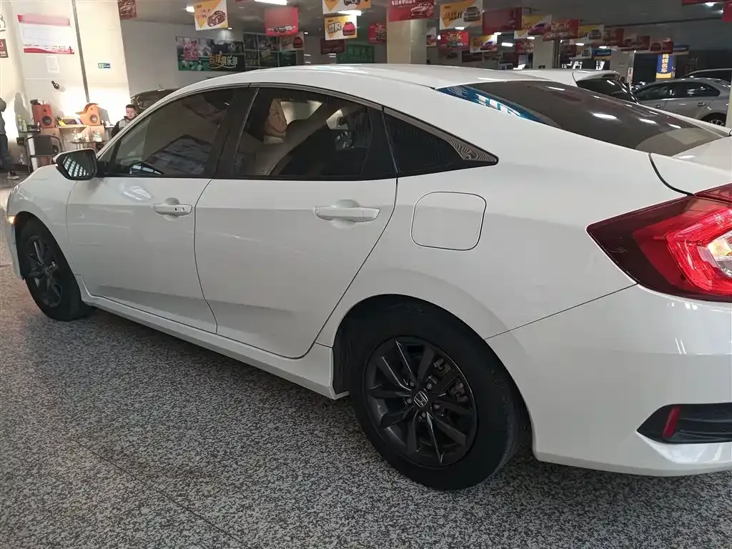 Honda Civic — фото 5