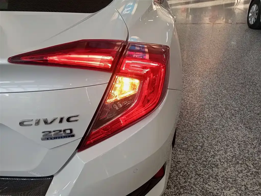 Honda Civic — фото 8