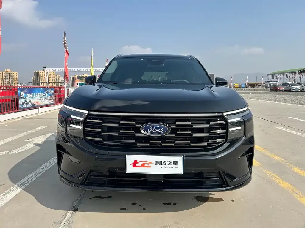 Ford Edge — фото 1