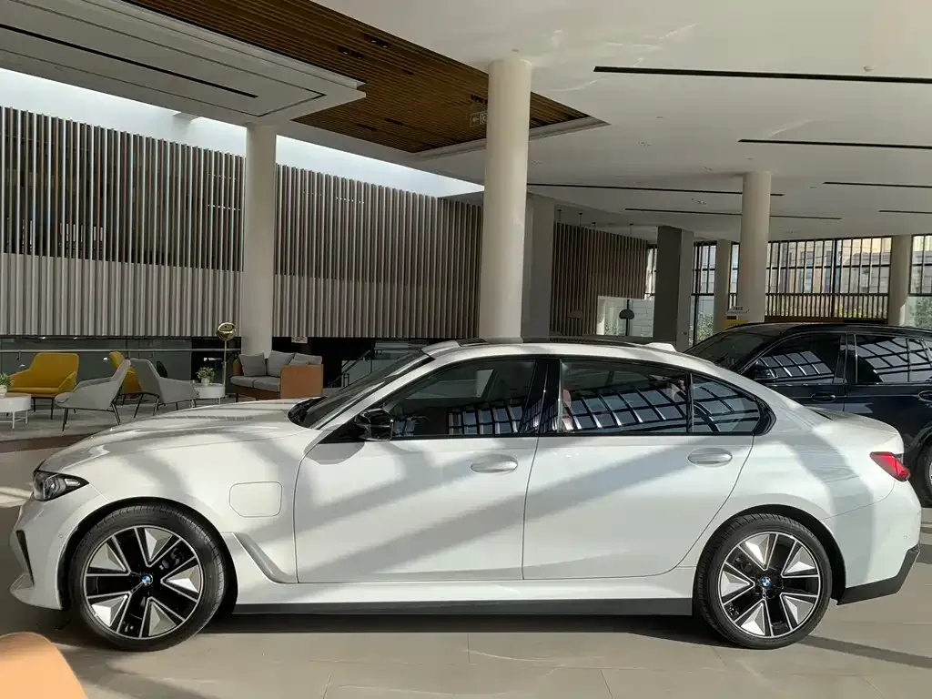 BMW i3 2024 из CN, фото 4