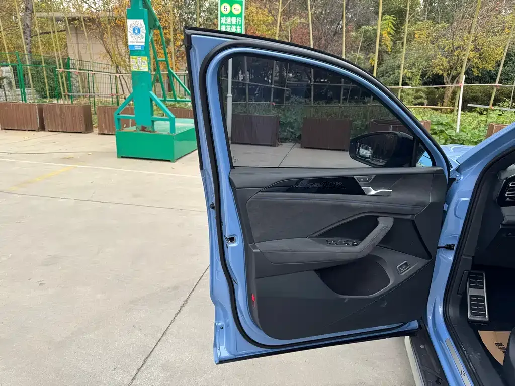 Volkswagen Tiguan L 2024 из CN, фото 5