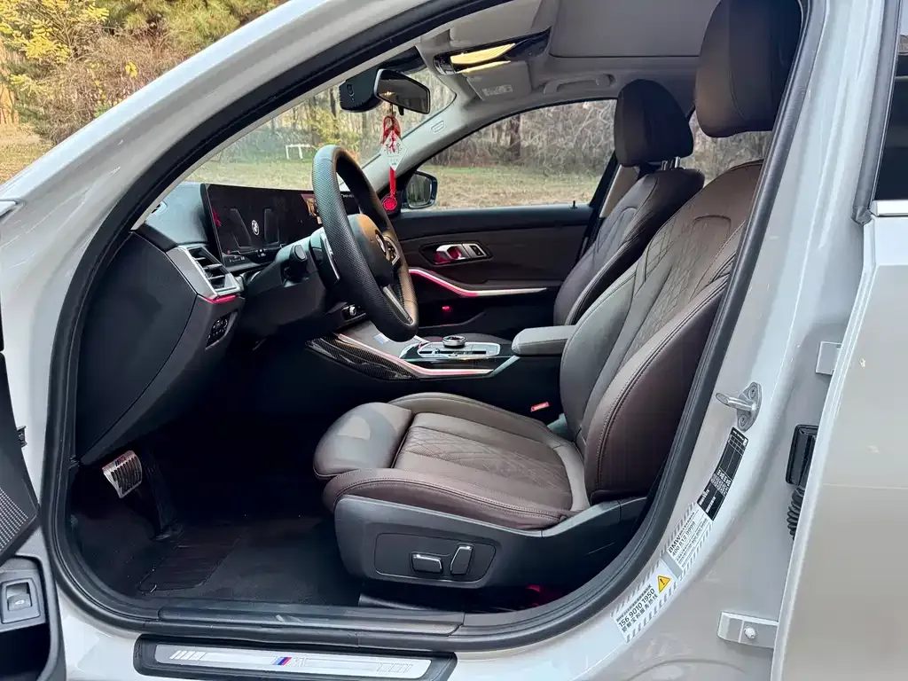 BMW 3 Series 2024 из CN, фото 3
