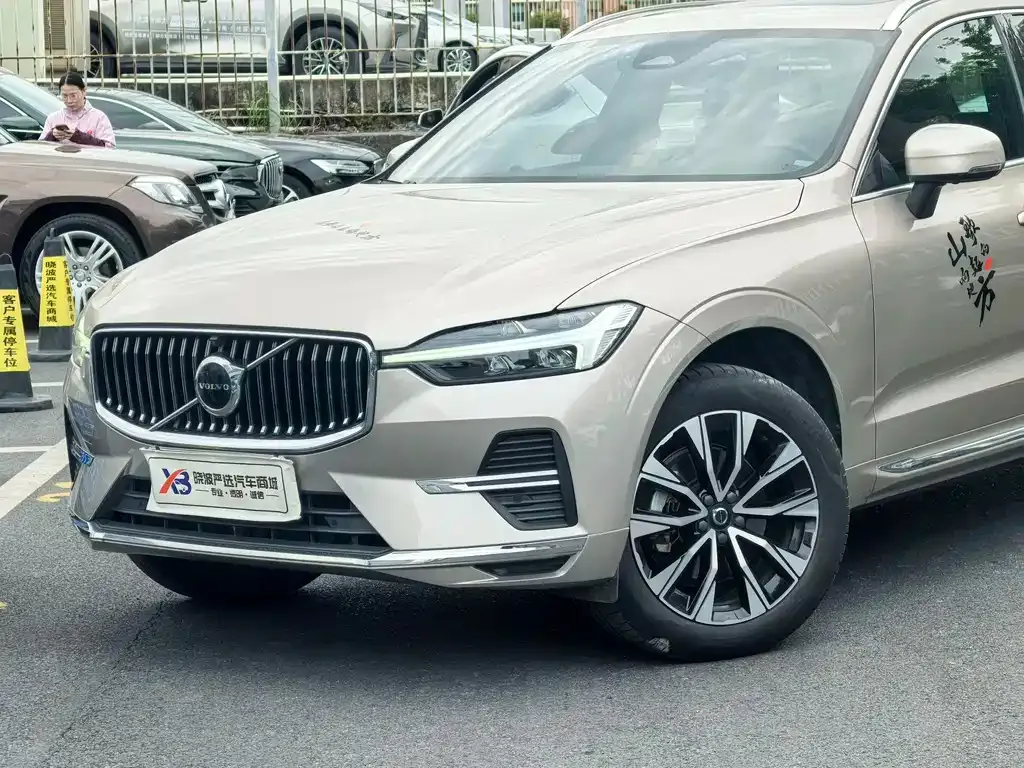 Volvo XC60 2023 из CN, фото 2
