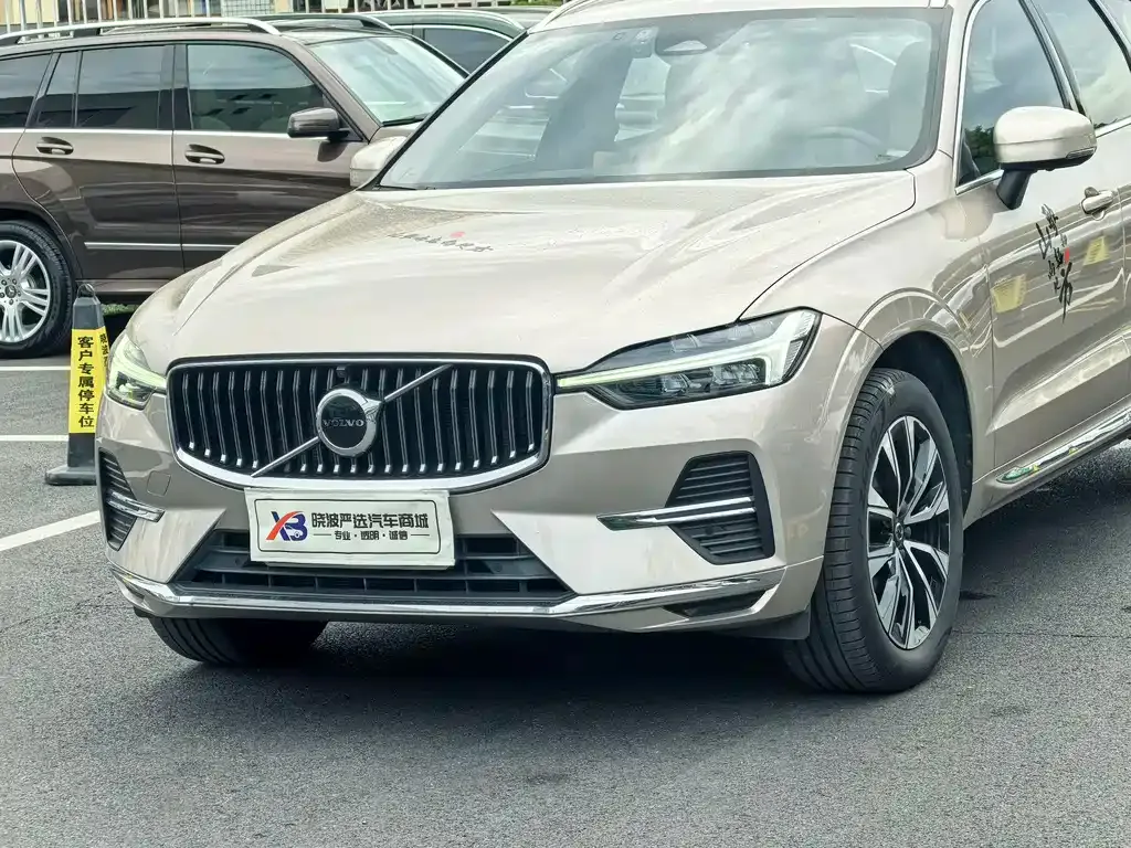 Volvo XC60 2023 из CN, фото 4