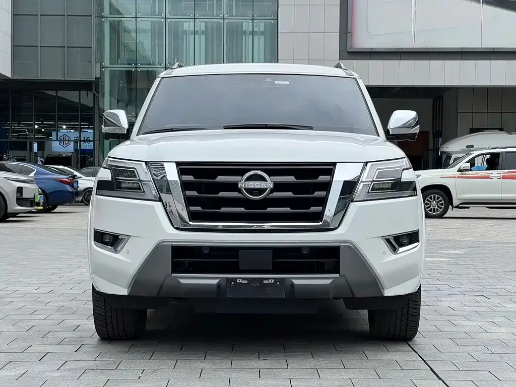 Nissan Patrol 2023 из CN, фото 2