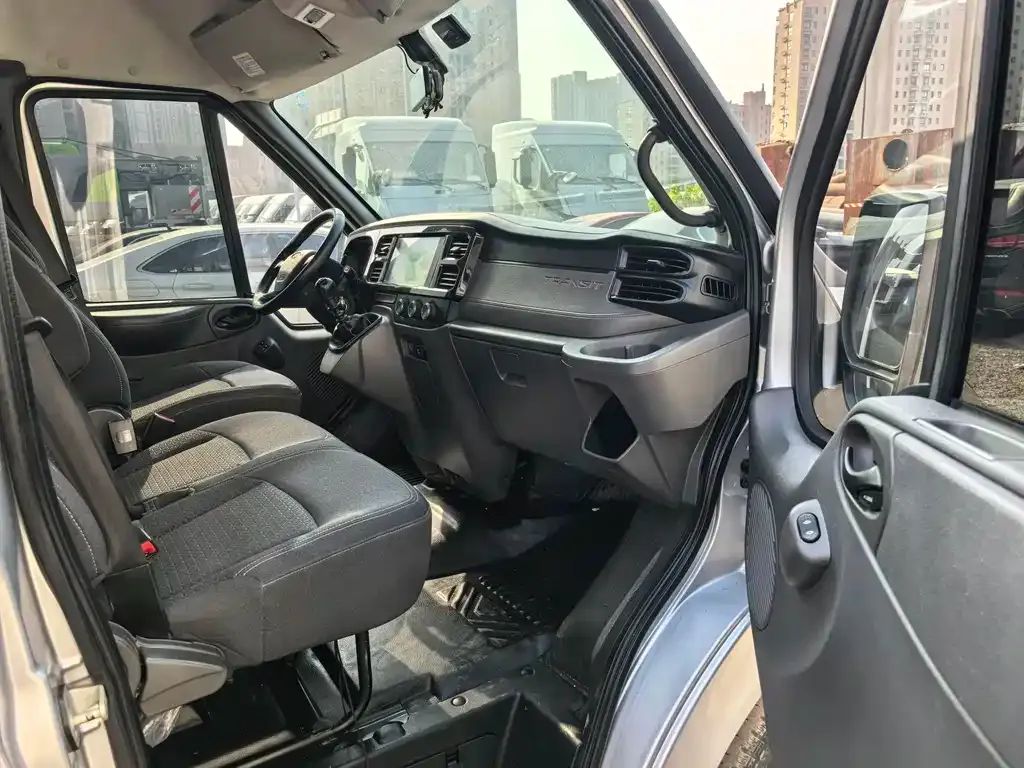 Ford Transit Custom 2021 из CN, фото 10