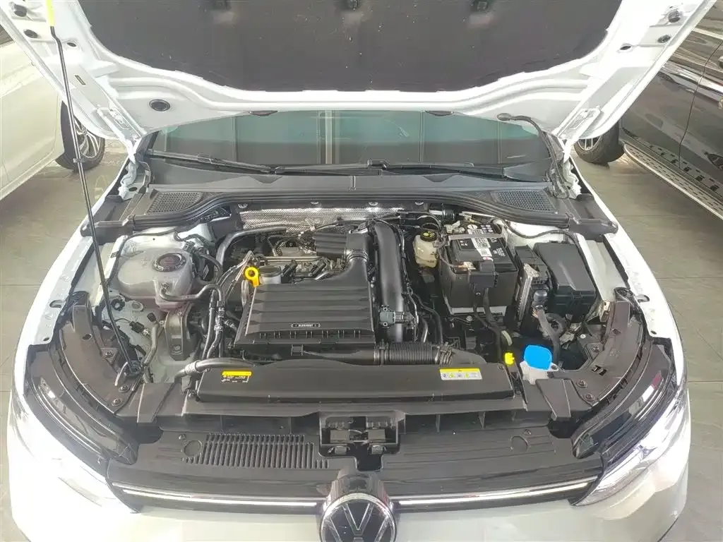 Volkswagen Golf 2025 из CN, фото 10