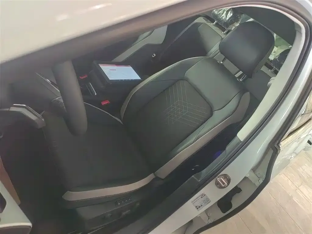 Volkswagen Golf 2025 из CN, фото 7