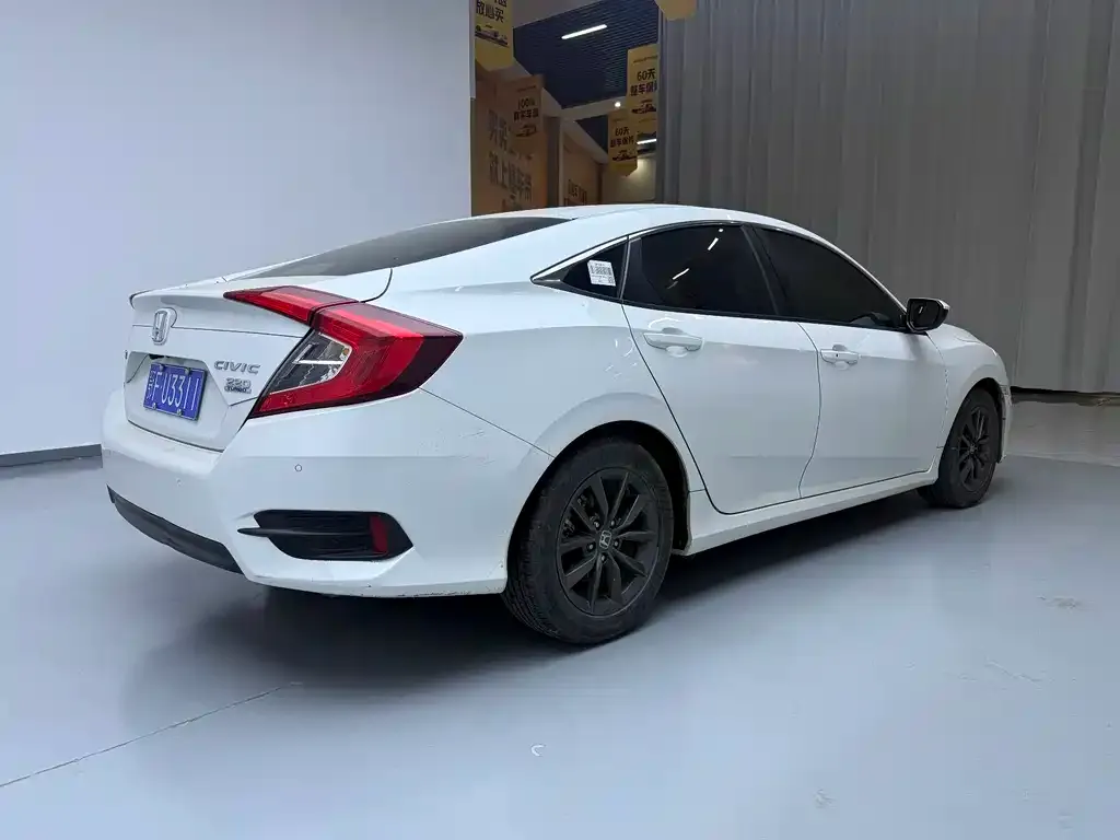 Honda Civic — фото 6