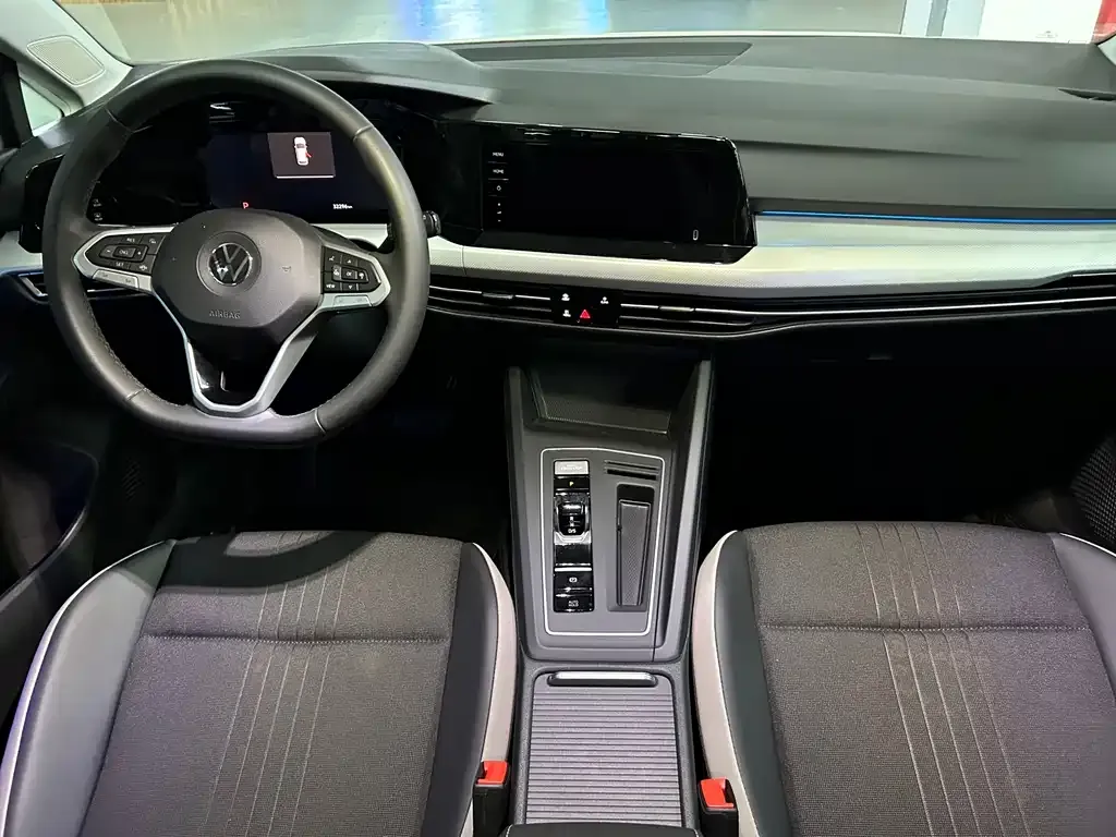 Volkswagen Golf 2022 из CN, фото 7