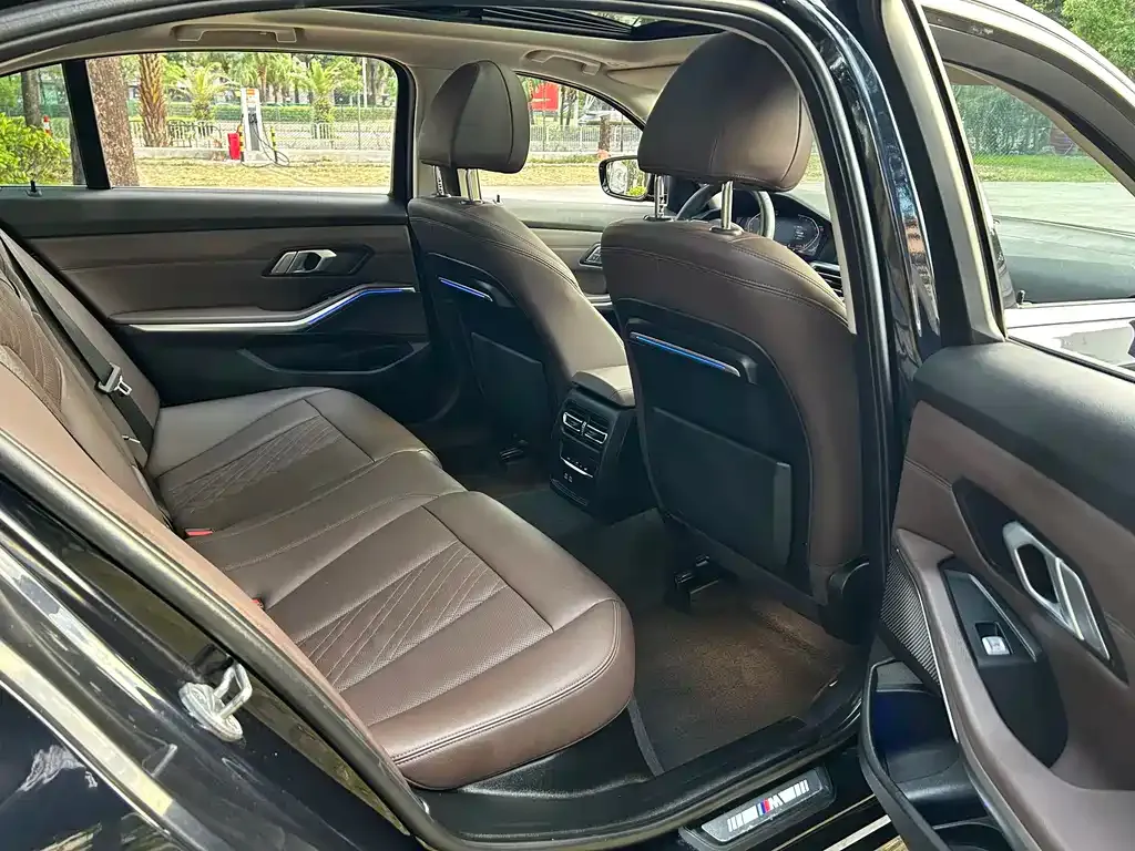 BMW 3 Series 2022 из CN, фото 10