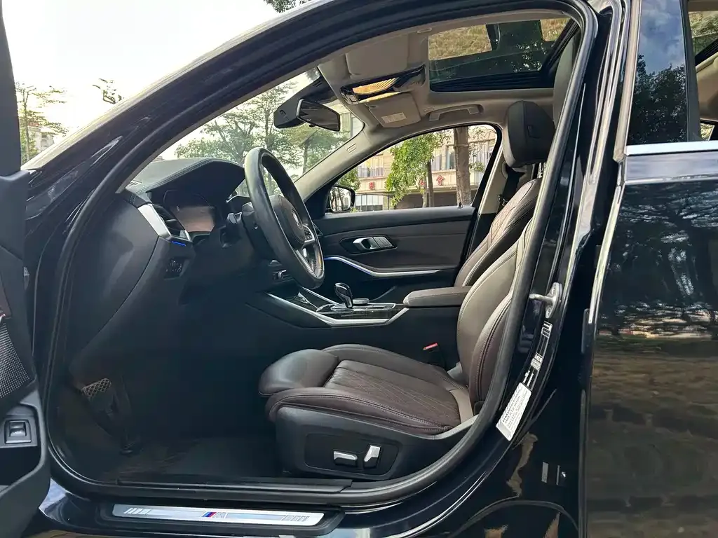 BMW 3 Series 2022 из CN, фото 6