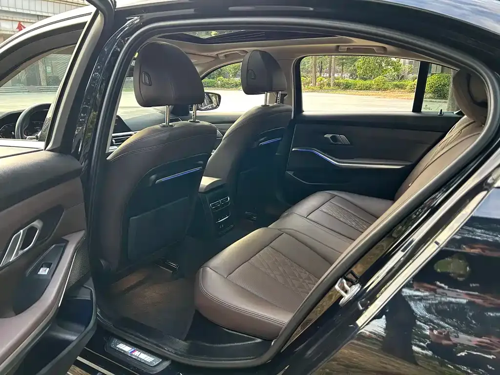 BMW 3 Series 2022 из CN, фото 7