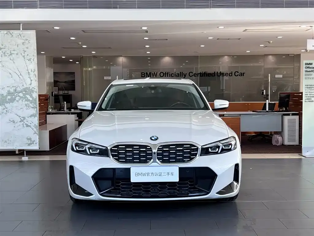 BMW 3 Series 2023 из CN, фото 2