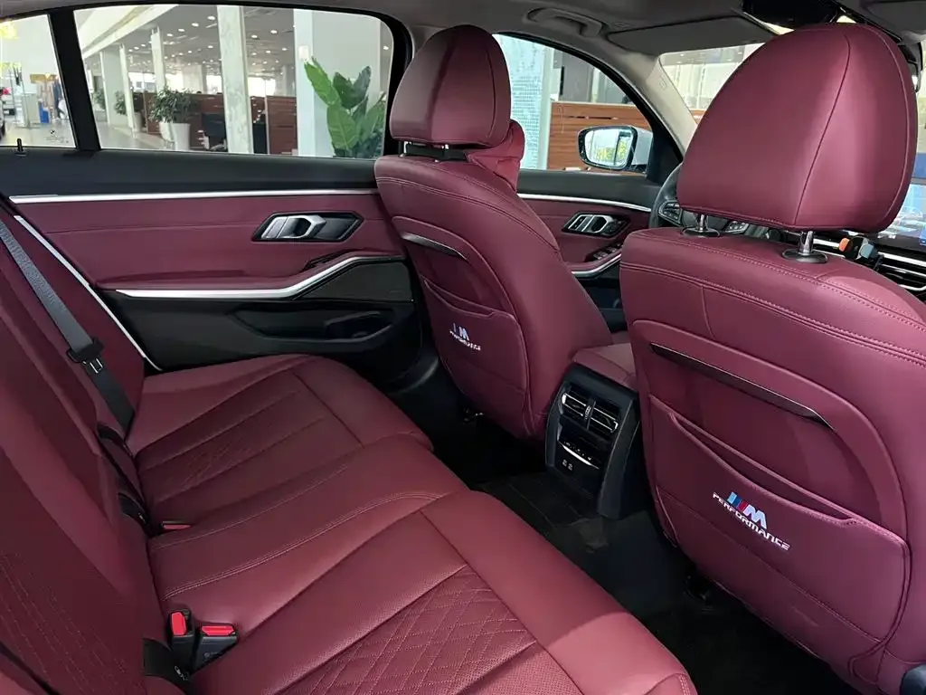BMW 3 Series 2023 из CN, фото 9