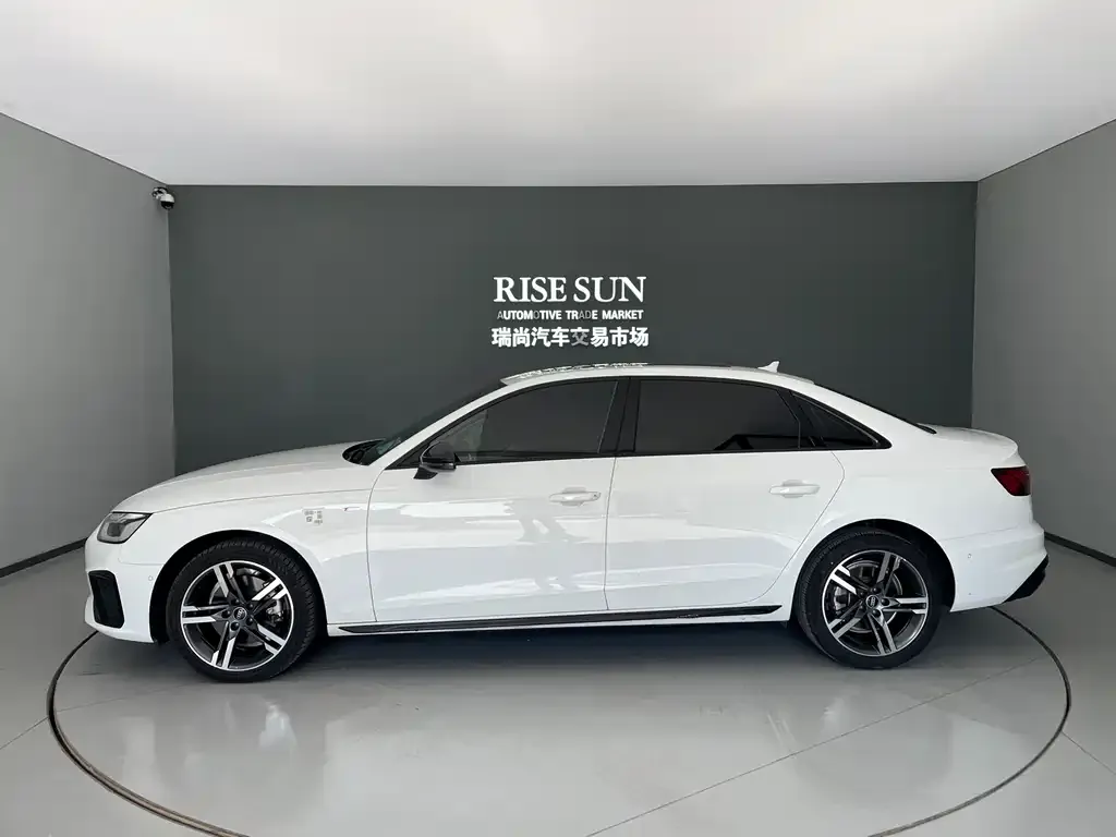 Audi A4L 2022 из CN, фото 10