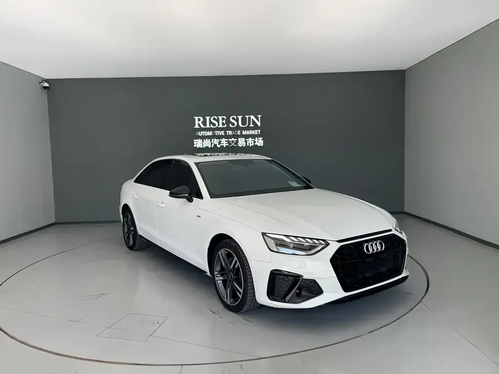 Audi A4L 2022 из CN, фото 3