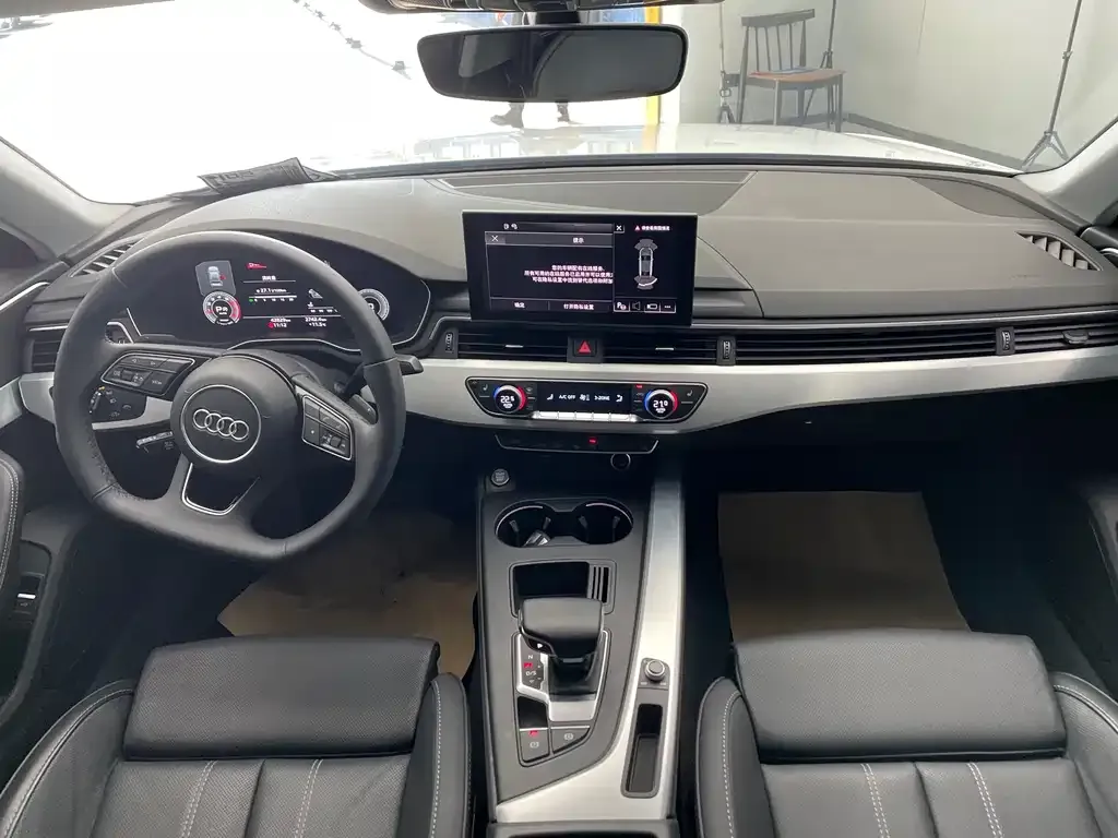 Audi A4L 2022 из CN, фото 6