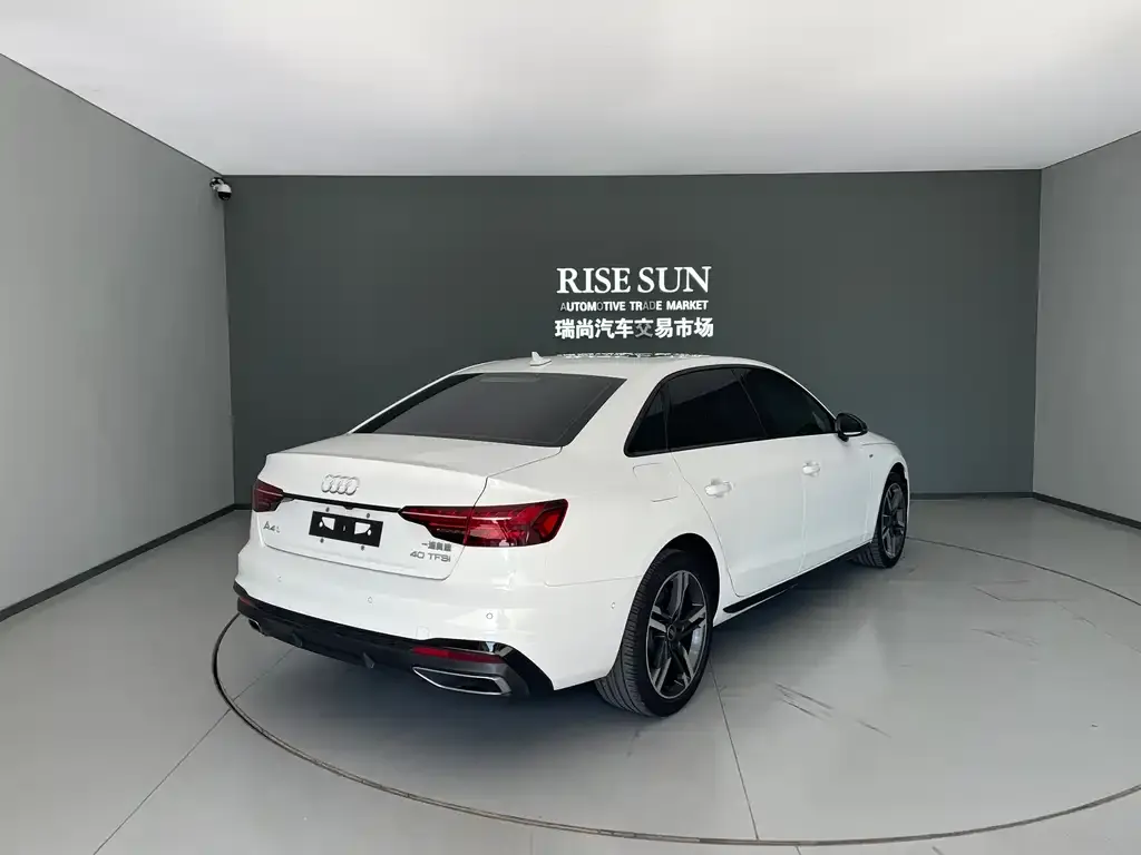Audi A4L 2022 из CN, фото 7