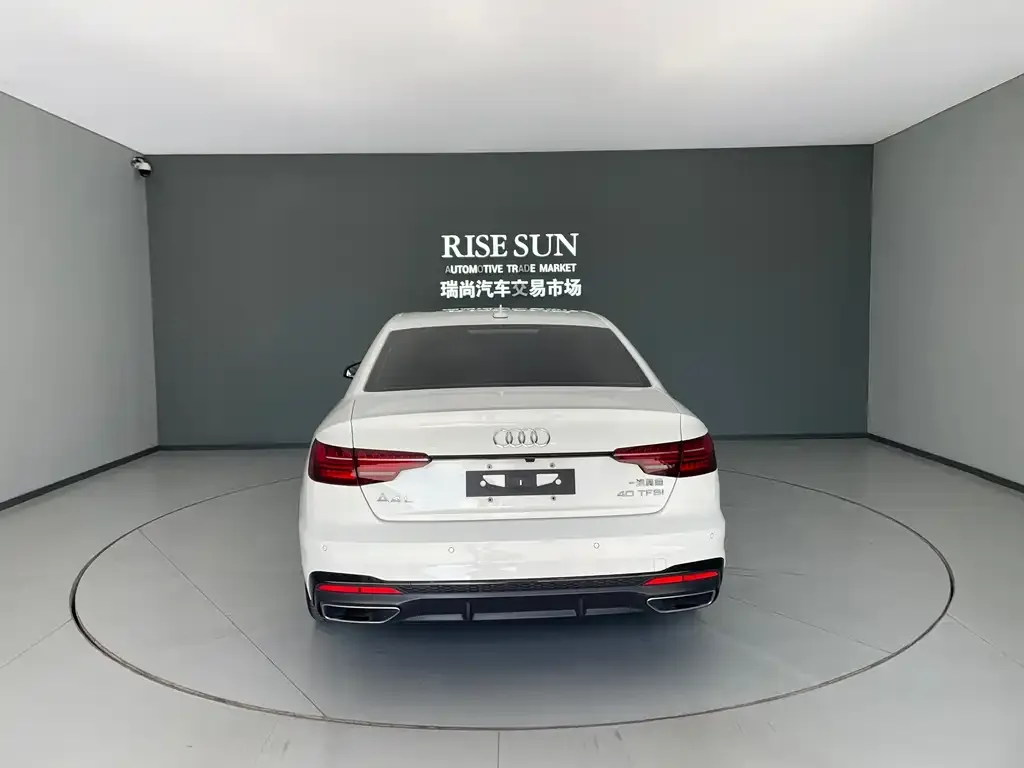 Audi A4L 2022 из CN, фото 8