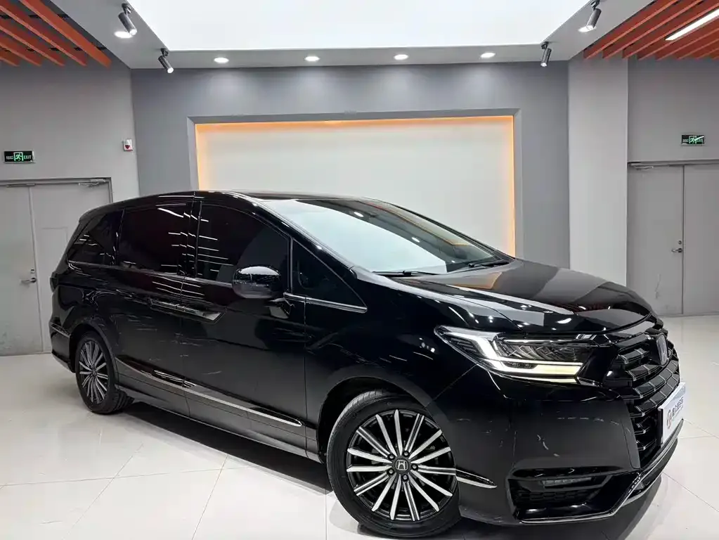 Honda Elysion 2023 из CN, фото 3