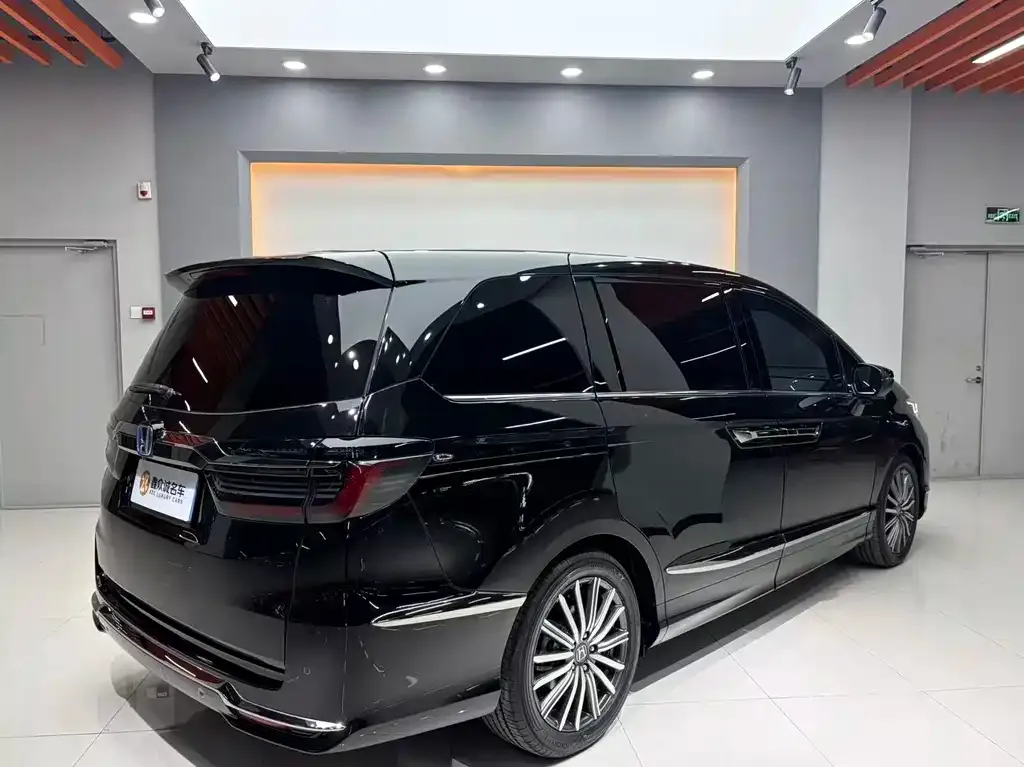 Honda Elysion 2023 из CN, фото 4