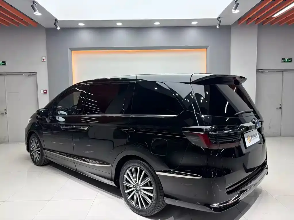 Honda Elysion 2023 из CN, фото 6