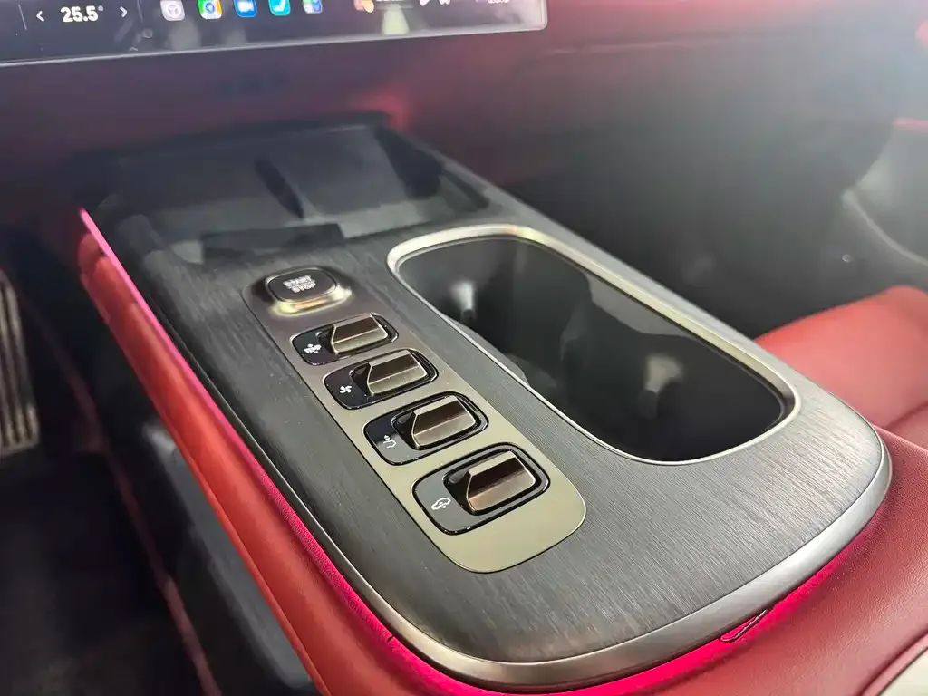 Xiaomi SU7 2024 из CN, фото 9