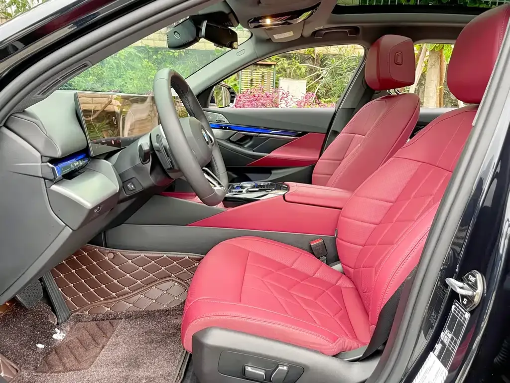 BMW 5 Series 2025 из CN, фото 4