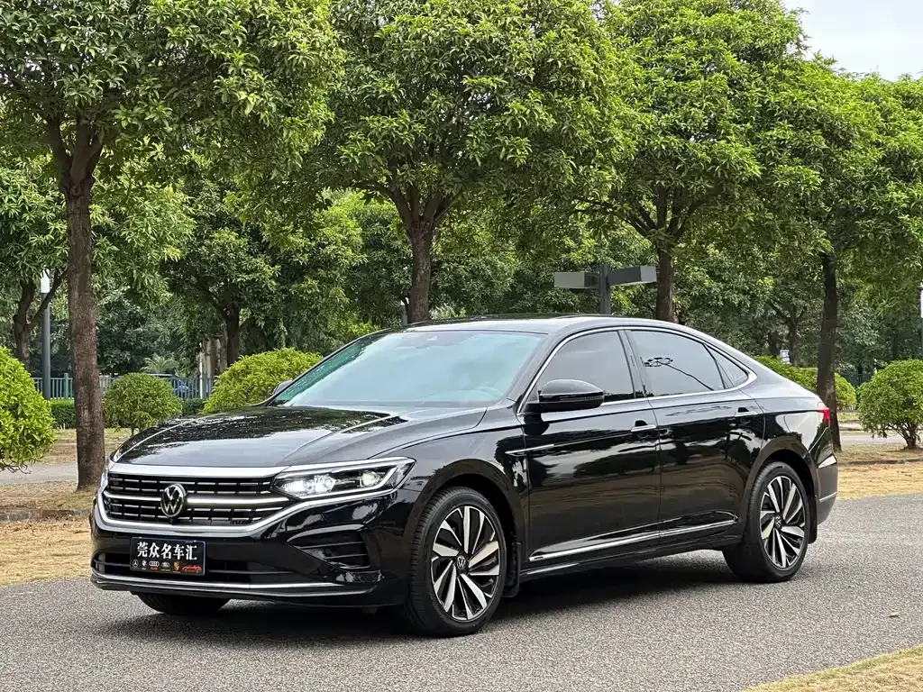 Volkswagen Passat — фото 1