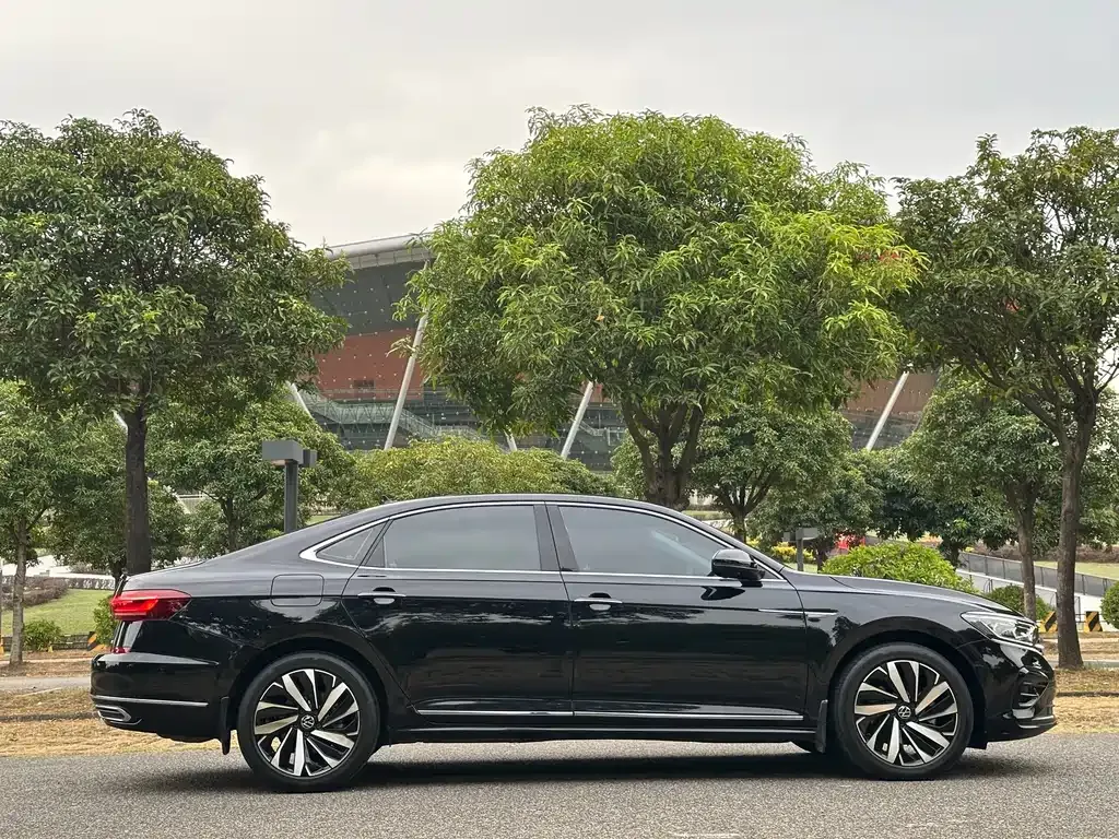 Volkswagen Passat — фото 4