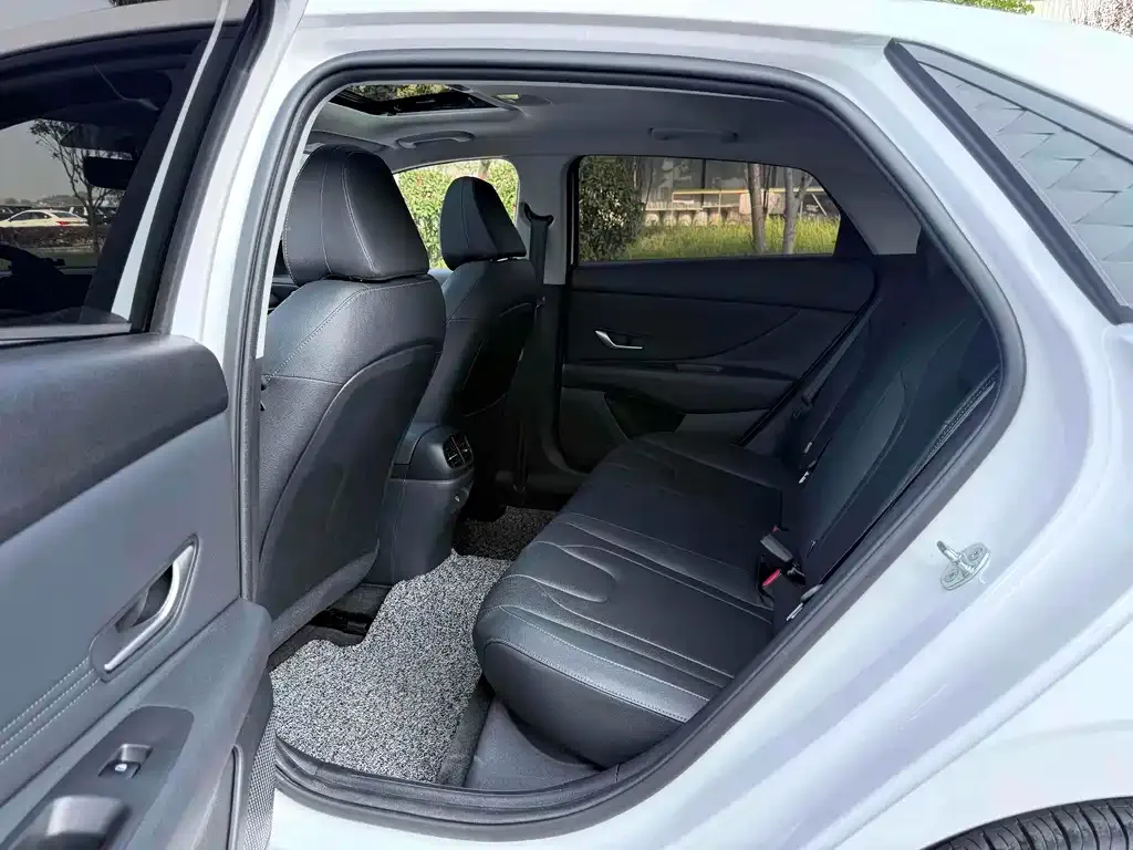 Hyundai Elantra 2024 из CN, фото 9