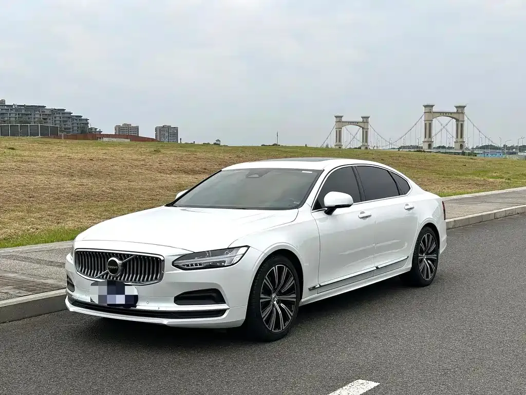 Volvo S90 2023 из CN, фото 1