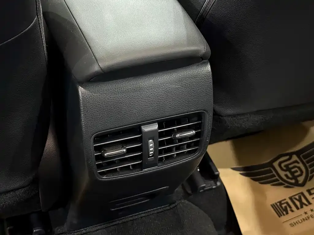 Toyota Frontlander 2022 из CN, фото 10